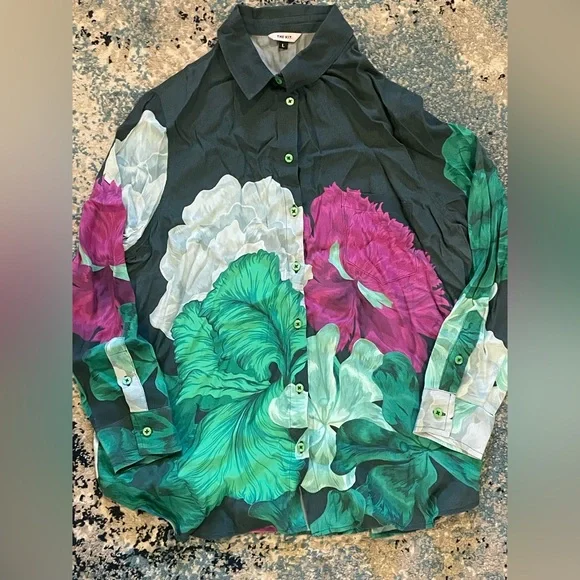 The Kit Women’s Floral Button-Up Shirt *Like New* - Picture 1 of 4